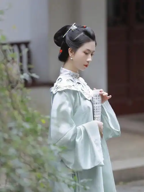 你等的那个人回来了吗汉服简易版三髻头