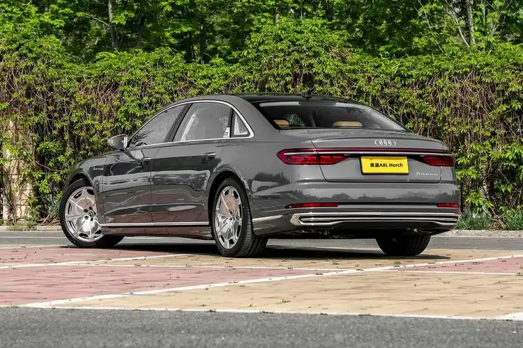 奥迪a8l 60tfsi horch创始人版上市,4.0t v8动力,售价207.