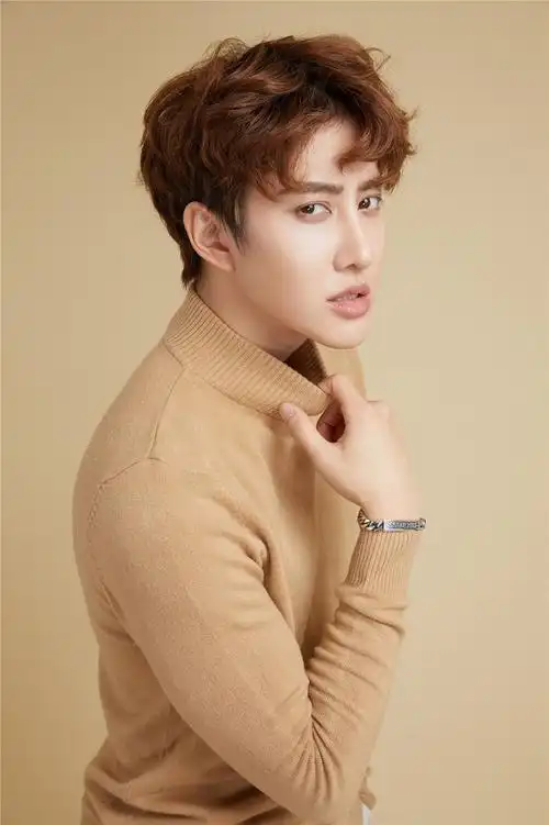 泰国小哥哥mike约你大年初一荔枝见