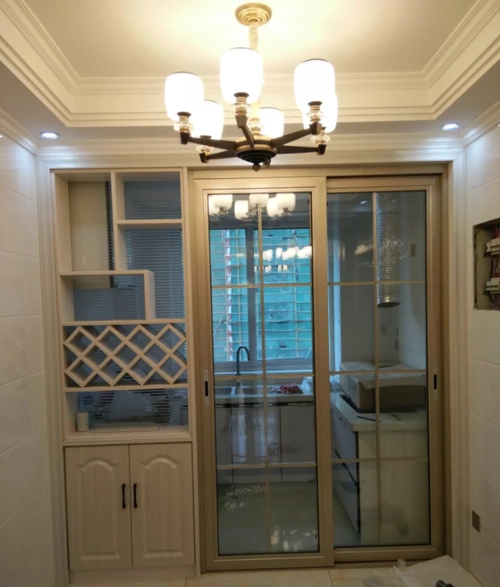 酒柜造型(15个家庭酒柜设计)