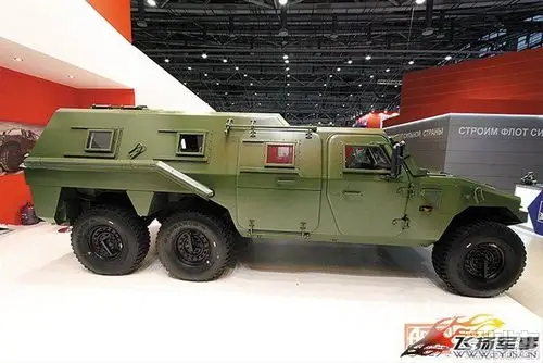 > 装甲型东风猛士军用车