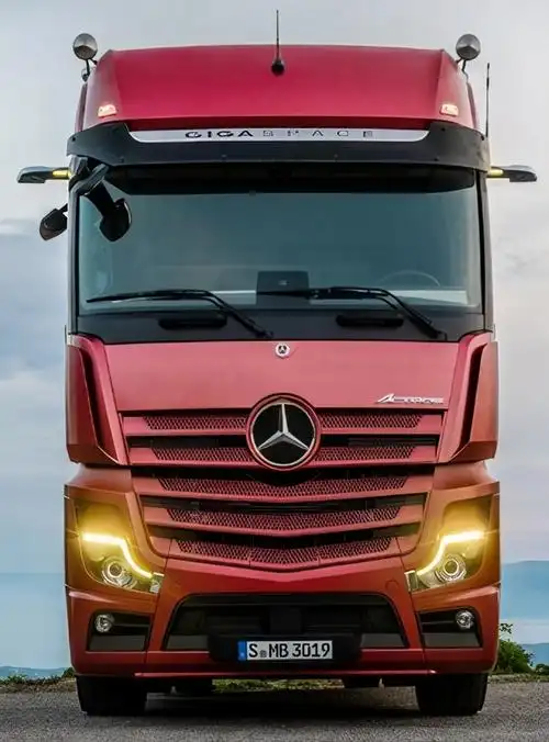 出道即巅峰,每一款都经典,回顾奔驰actros旗舰卡车的故事