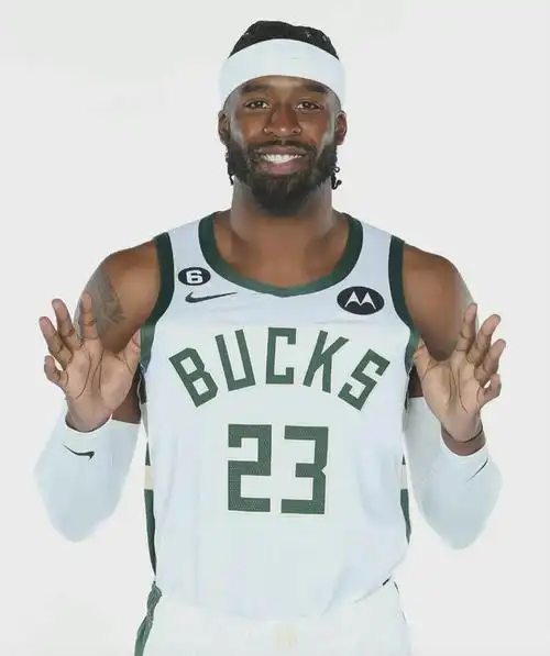 马修斯底薪加盟老鹰队36岁老将依旧执着湖人雄鹿换队奇才