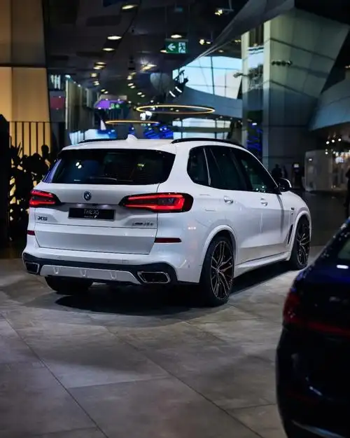 新bmwx5插电混动