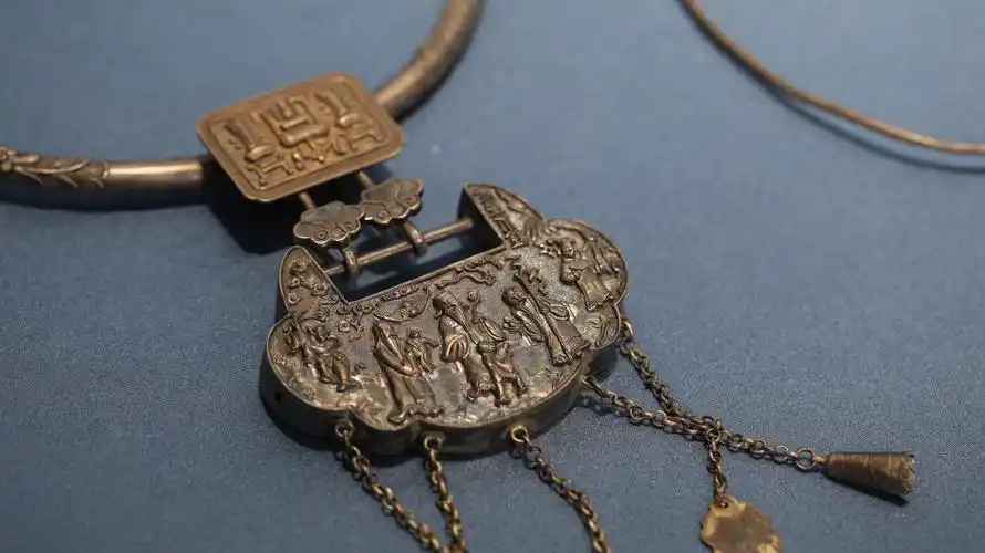 600余件山西民间传统银饰亮相山西青铜博物馆