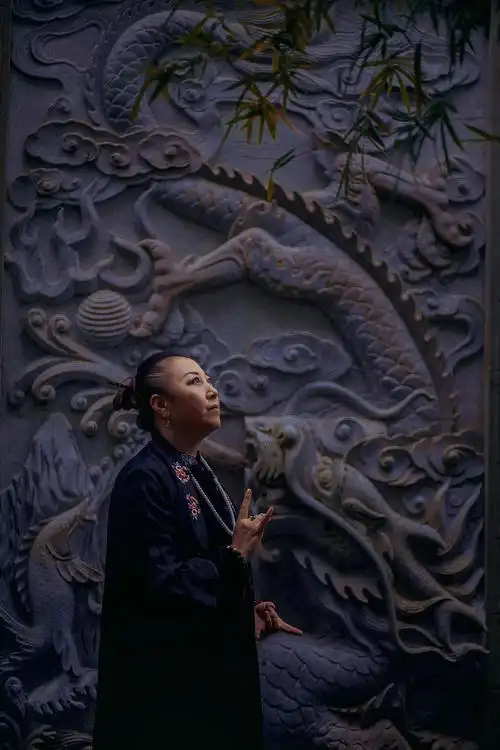 风水大师个人形象摄影