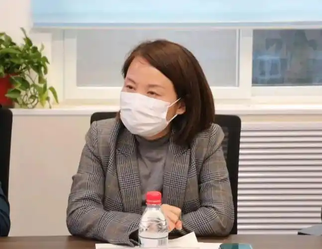 省委党校哲学部与社会发展部课题组莅临郑州大学第五附属医院调研