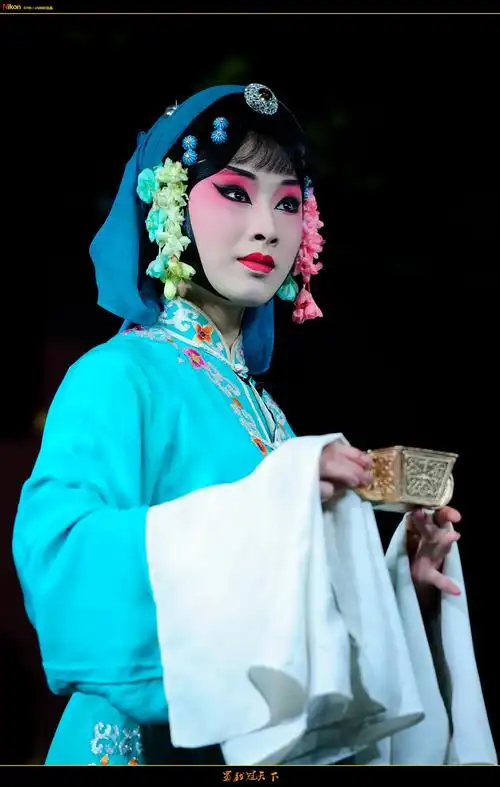 成都川剧研究院《托国入吴》剧照,李玲琳饰徐燕妃