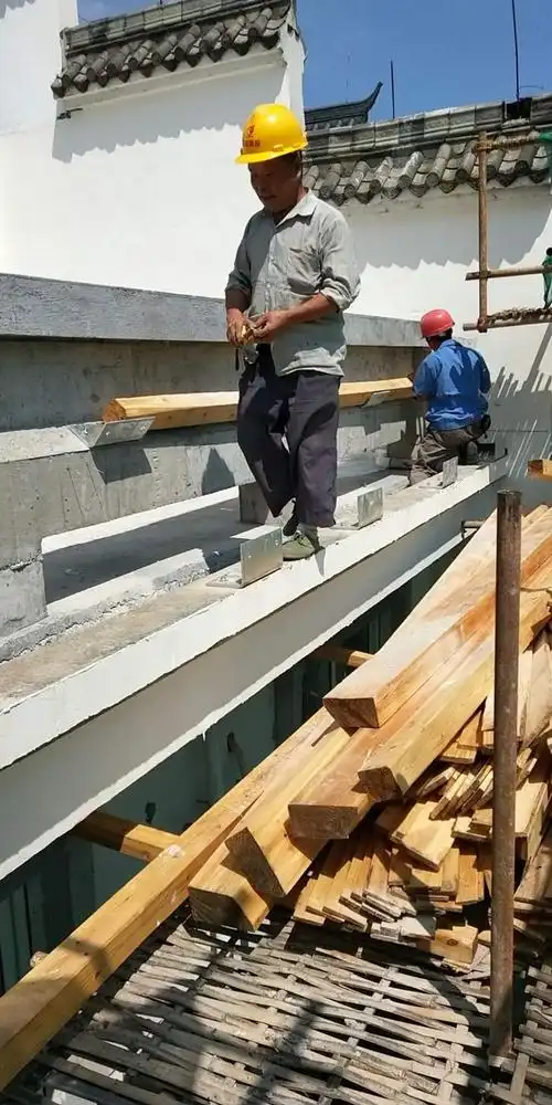 女儿墙挑檐作业