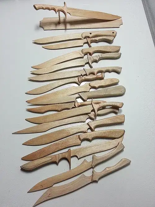 上传几把木刀自己设计制作