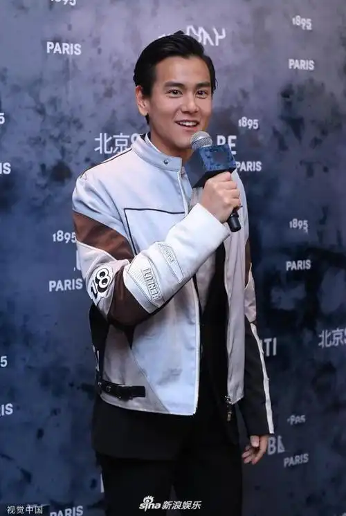 组图:彭于晏身穿夹克似赛车手 梳背头五官硬朗帅气十足