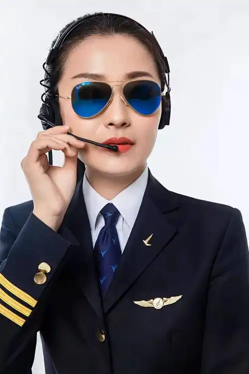 你想看的暖男机长,甜美女飞都在这里啦!