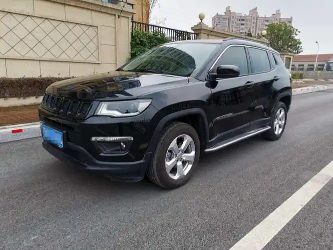 金华2019年6月jeep指南者2019款220t自动家享四驱版黑色手自一体
