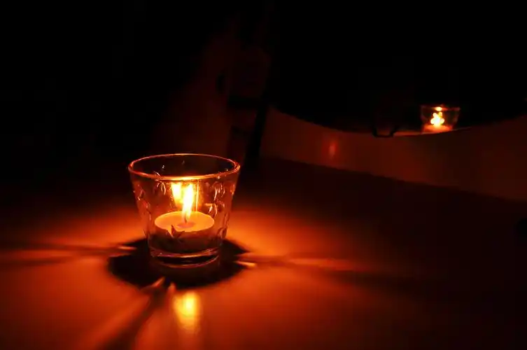 烹制我们的烛光晚餐 月亮爬上树梢,烛光里你的笑容多么温暖 秦巴汉275