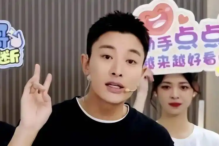 据报道,2021年,贾乃亮在年内已经通过14场直播,在直播领域实现了14亿