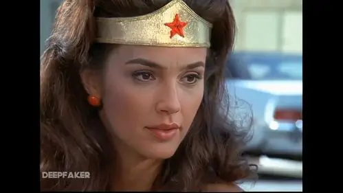 乖乖丨站好r:       盖尔·加朵70年代电视剧版《神奇女侠