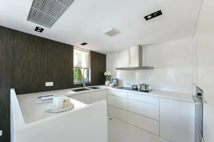 华丽853平现代别墅厨房布置图餐厅橱柜现代简约厨房设计图片赏析