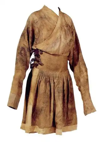 龙盘锦绣袍——腰线袍与辫线袍