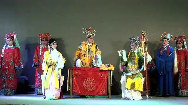 豫剧古装戏铡西宫中青艺术团演出