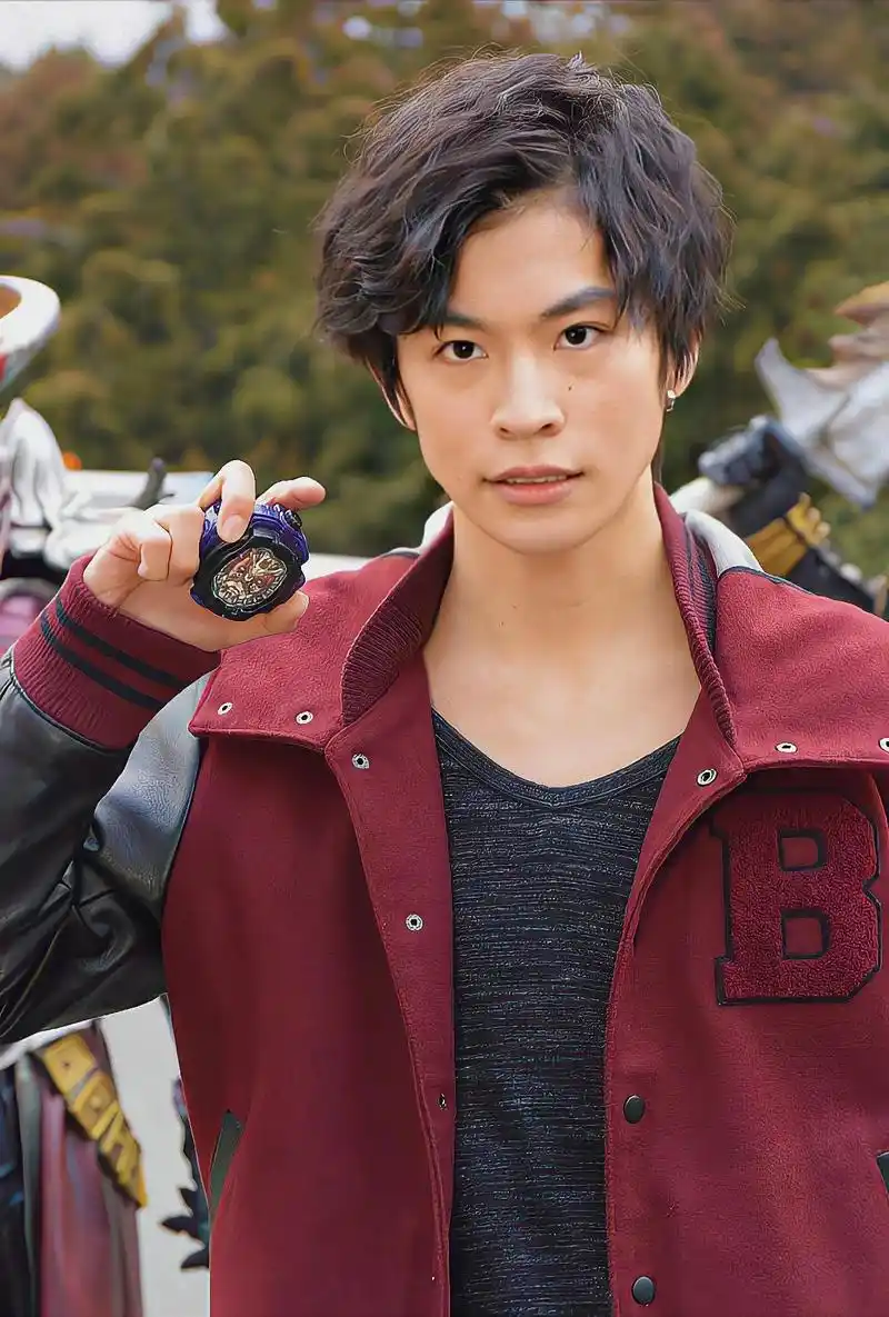 "王"的定义.#假面骑士zio #异类骑士 #超清壁纸  - 抖音