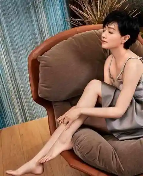 作为一名万年不红的女演员,万茜的走红竟是脚上的纹身_网易订阅