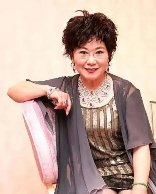 1婚被绿2婚老公嗜赌如命香港公主李司棋的平凡人生