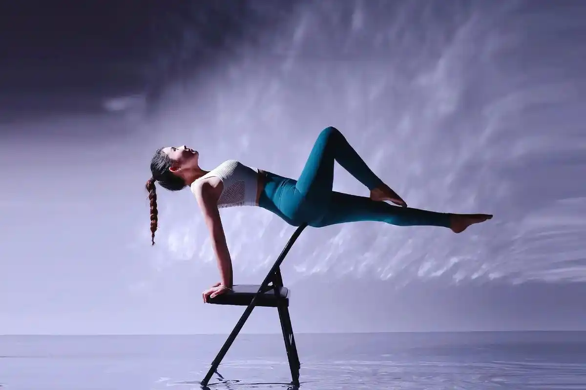 记录美丽瞬间.#瑜伽小姐姐上线  #瑜伽个人写真 世间所有的 - 抖音