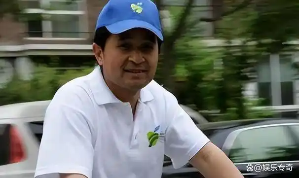 这次,64岁毕福剑付出沉重代价,陋居农村,吃力修三轮,现状凄惨