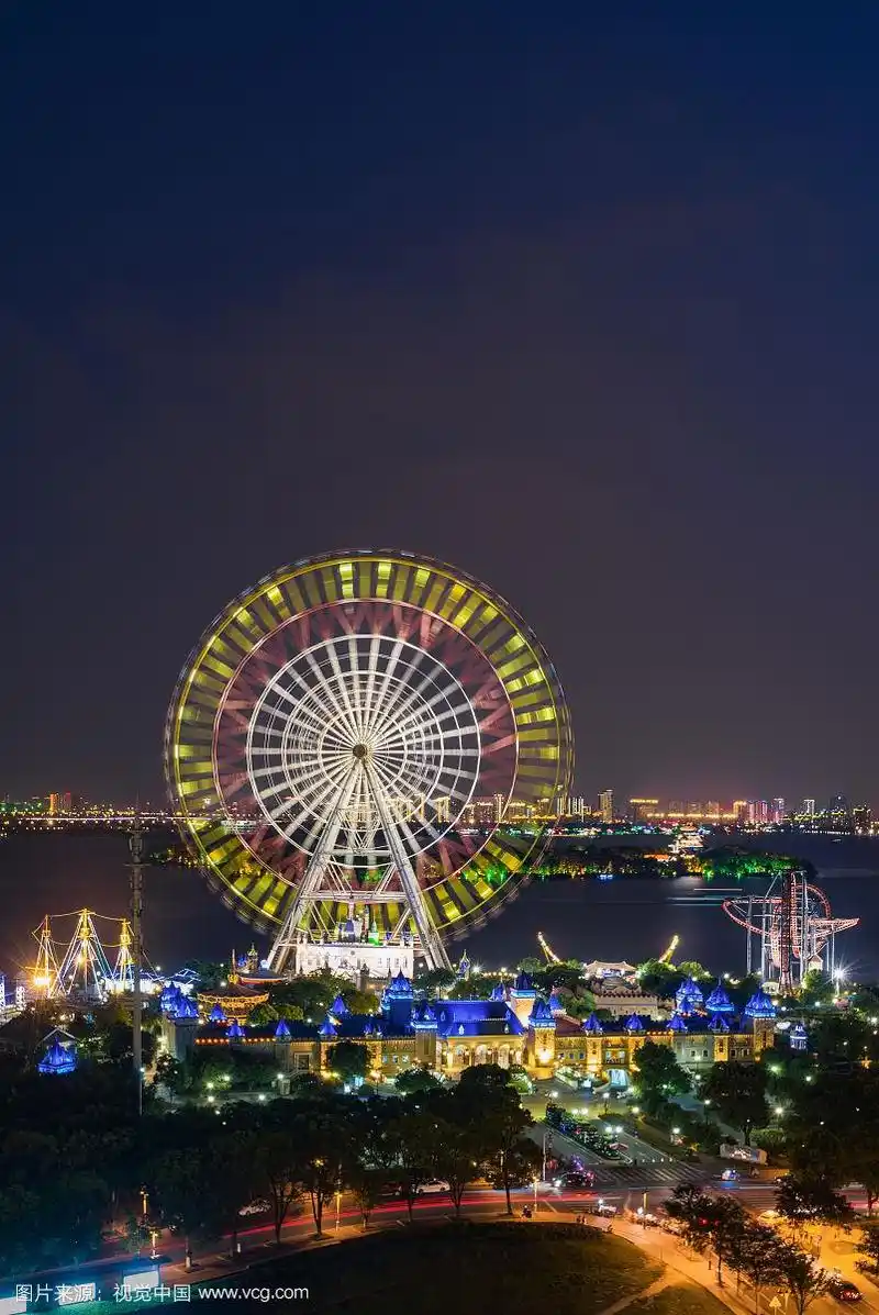 苏州金鸡湖摩天轮公园夜景