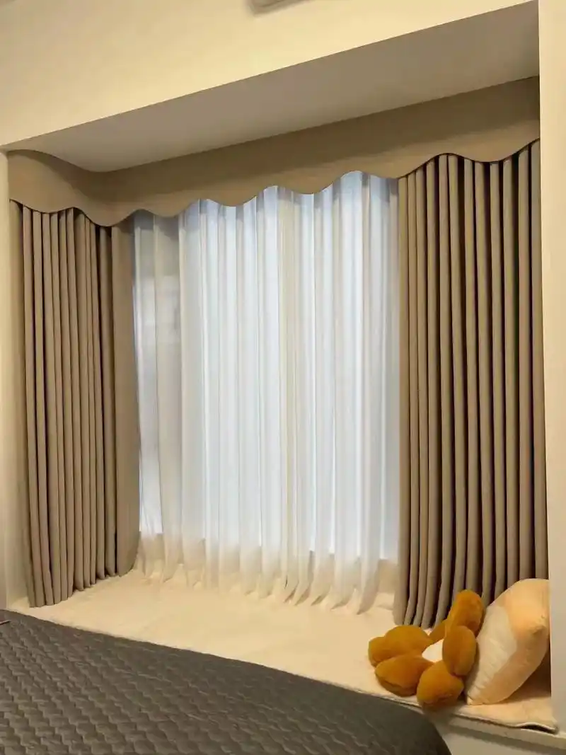 出来冒个泡,分享一下昨天安装的图片#窗帘效果图实景案例 - 抖音
