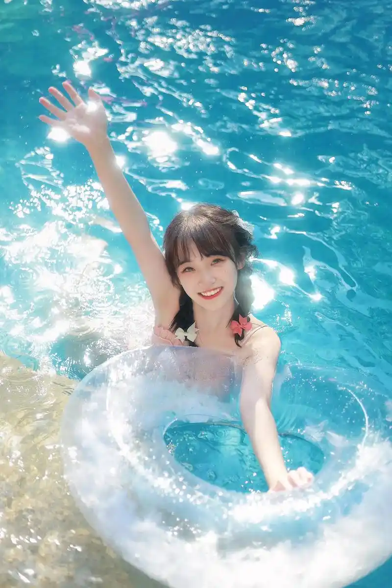 泳衣合集!要pick哪个小姐姐呢!夏天最后一组泳池写真合集啦 - 抖音