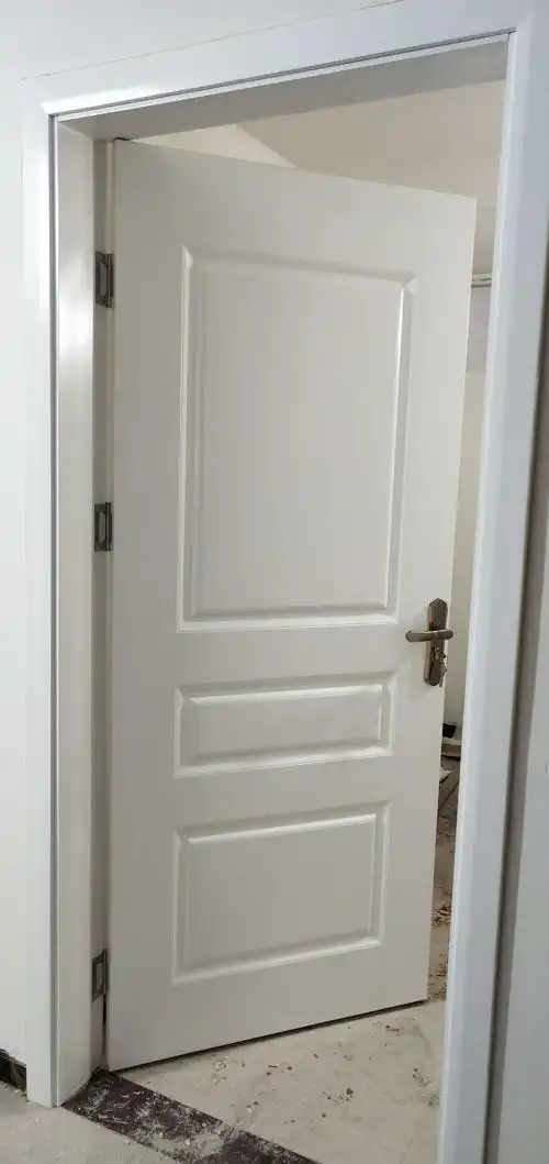 简约白色系列的卧室门