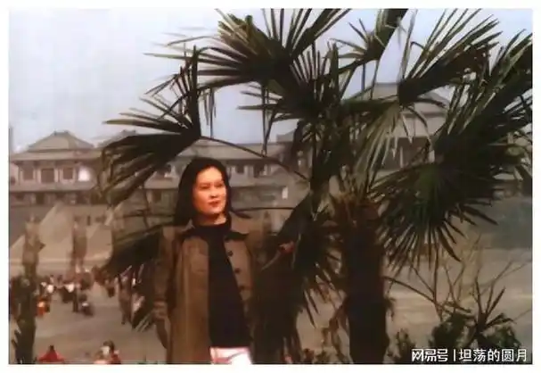 张艺谋前妻肖华:34年风雨后的淡然人生