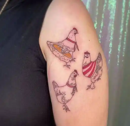 雄鸡报晓的鸡纹身