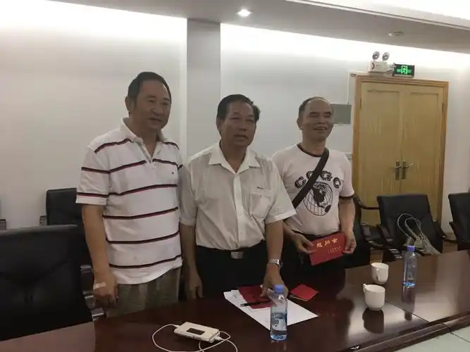 副区长牟春生到东门街道走访辖区重点关爱对象