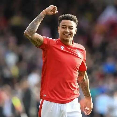 足球运动员杰西·林加德感谢诺丁汉森林俱乐部及其球迷对他在该俱乐部