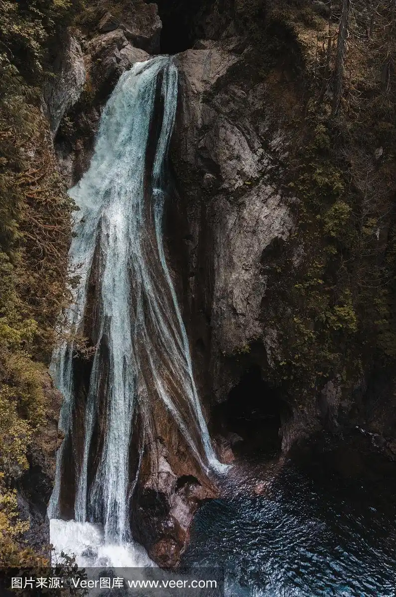 西雅图的斯诺夸尔米地区的双子瀑布