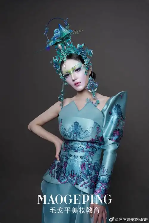 汪汪姐美妆##美妆生活#    毛戈平学校雾化视觉彩妆公开课  为学员