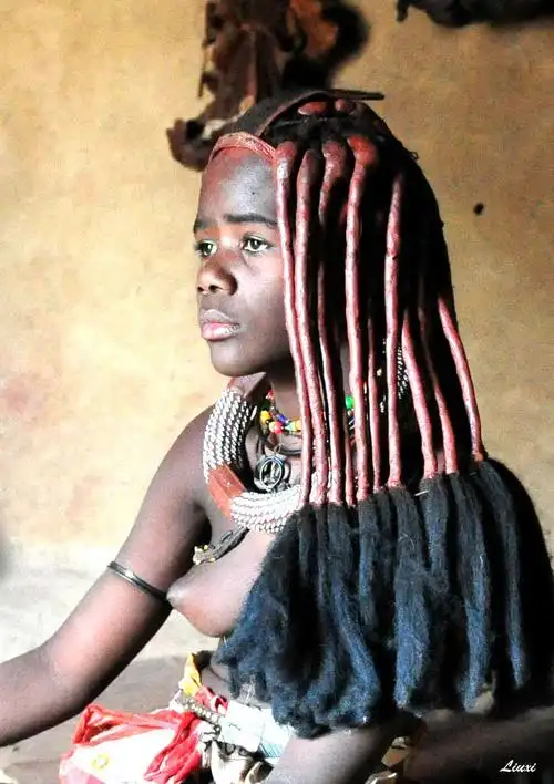 非洲纪实摄影5:一个特殊的原始部落—"红泥人部落"