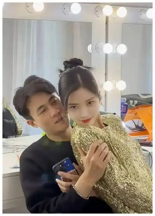 王灿坐在杜淳腿上遭到嫌弃杜淳果断推开引发网友热议