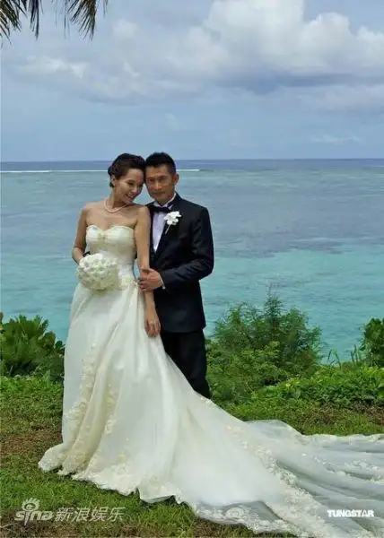 郭羡妮嫁武指朱少杰期待造人婚纱照曝光组图