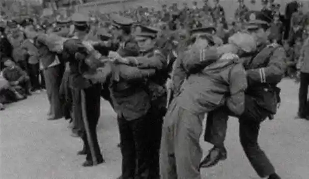 看看1980年代严打老照片,公开集体枪决大批犯人_法律_国家_中国