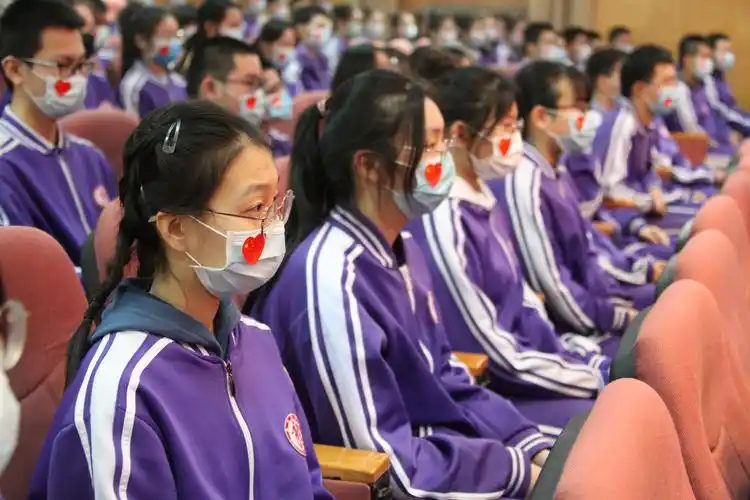 "昂扬斗志 振奋精神 决战百日 不负韶华"新桥路中学2021届初三年级