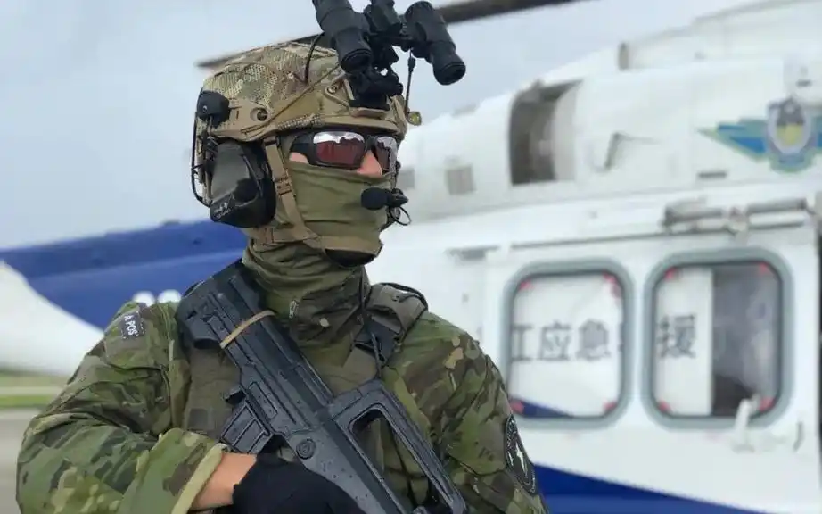 中国特警一#中国 #中国警察 #中国特警 - 抖音