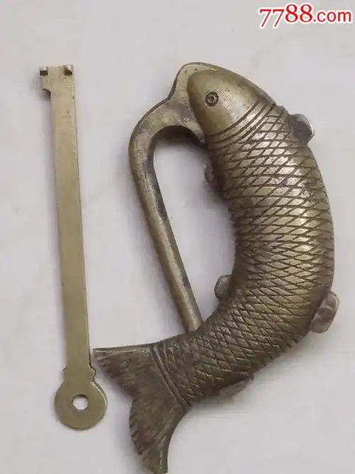 滚动鼠标滚轴,图片即可轻松放大,缩小更多"铜锁/铜钥