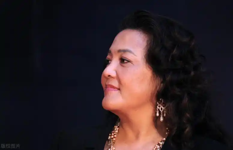 张兰:从洗碗妹到亿万富翁,创业20年,却被王思聪嘲讽"倒贴"