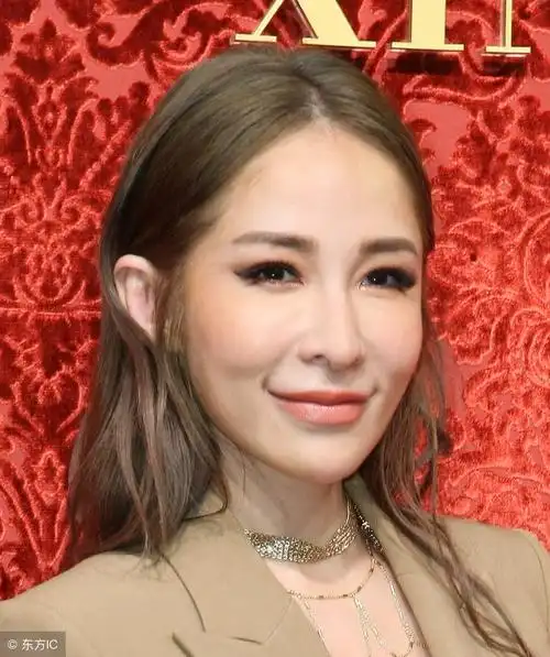 华语流行女歌手:萧亚轩