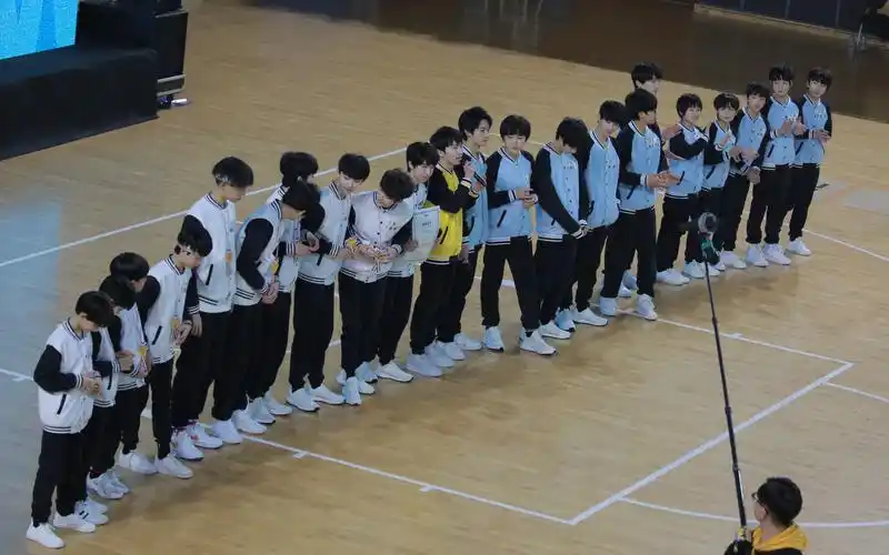 tf家族2018冬季运动会两人三足第一轮第二轮雪姬精饭拍