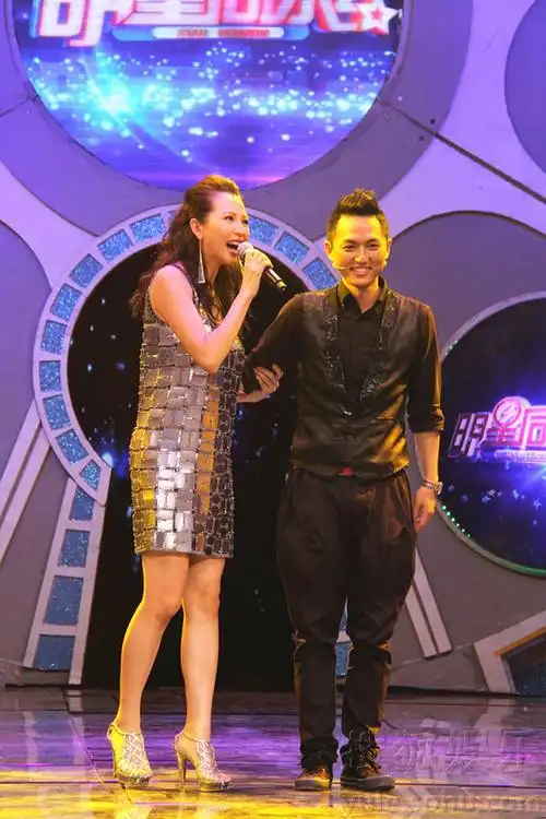 【转载】 梁俊一做客《明星同乐会》 惊曝曾与蔡少芬同床