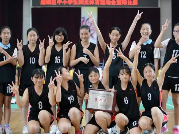 袍江中学男女子篮球队同获区运动会篮球赛第二名